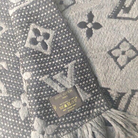 Vintage Louis Vuitton LV Gray & Black Logomania Monogram Scarf Pre-Owned - Picture 7 of 8
